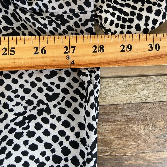 Apt. 9 Long Sleeves Top 3X Black & White Animal Print Chiffon V-Neck Button Down - Picture 5 of 9